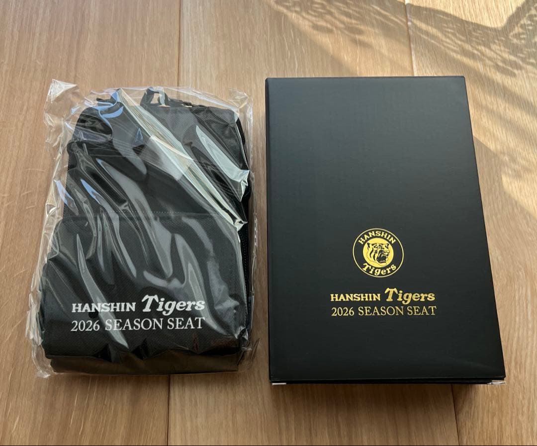 阪神タイガース'26年間予約席限定✨タオル✨マルチショルダー✨スクエア保冷バッグ