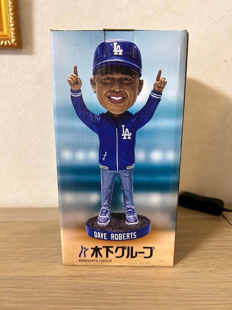 【非売品】LA球場配布 ドジャース ロバーツ監督 ボブルヘッド