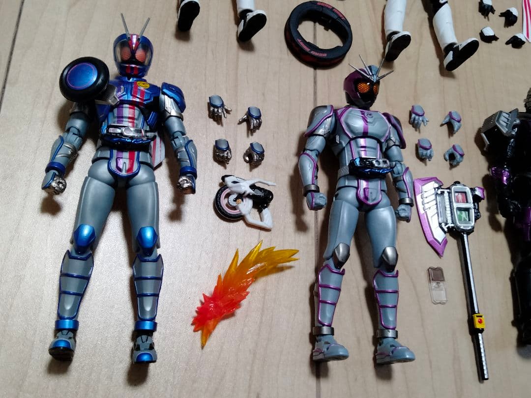 フィギュアーツ 仮面ライダーマッハ、チェイサー5体セット