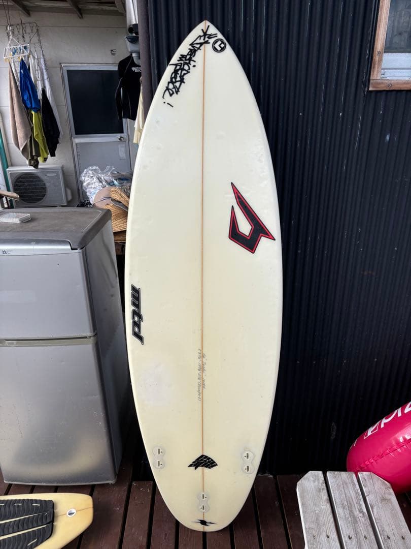 ジャスティスサーフボード　5‘8 1/2