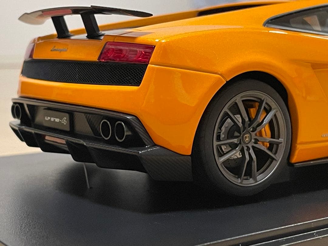 【美品】オートアートランボルギーニ ガヤルド LP570-4 スーパーレジェーラ