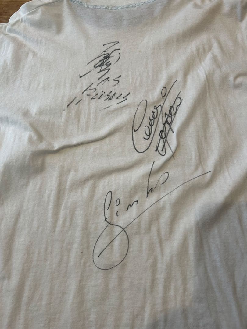 希少貴重1994年頃横浜フリューゲルスサイン入りTシャツ