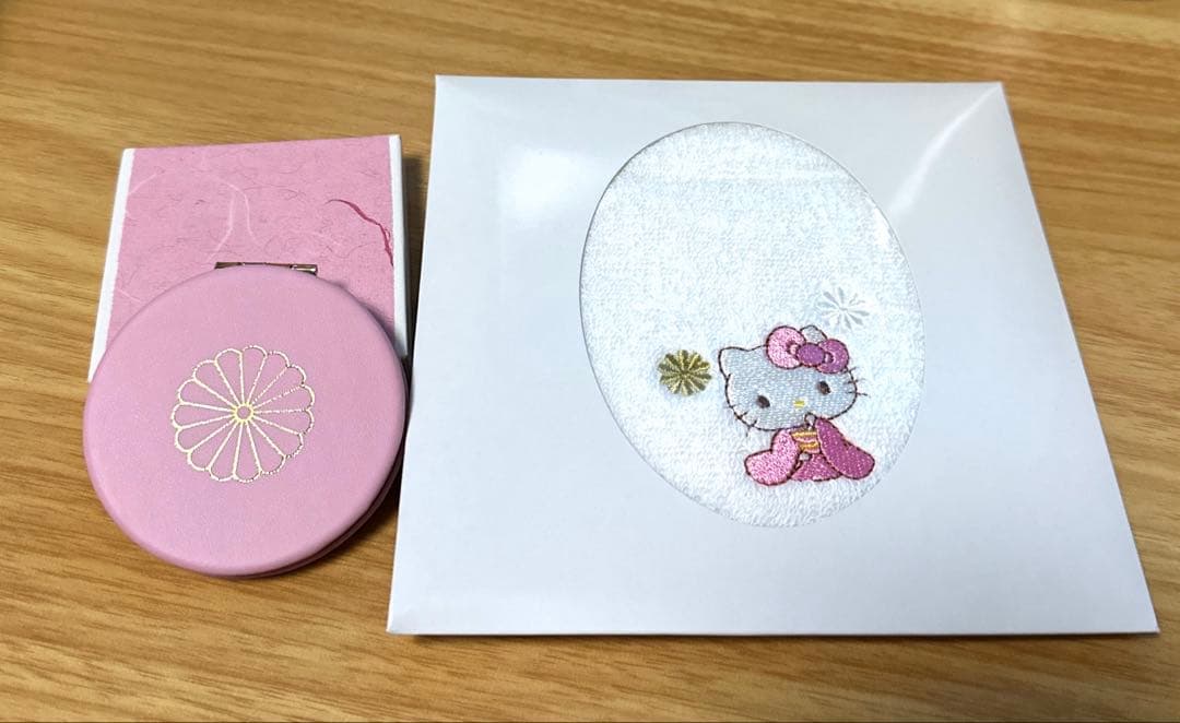 【完売品】【皇居限定】ハローキティキティちゃん　タオルハンカチ＆皇居ミラーセット