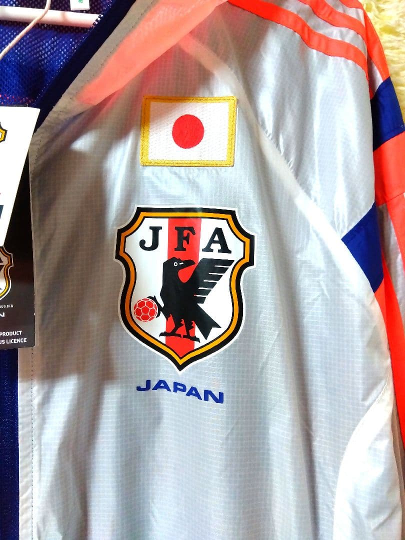 新品／サッカー日本代表２００９　　　　　　　　　　　アンセムジャケット／サイズＯ