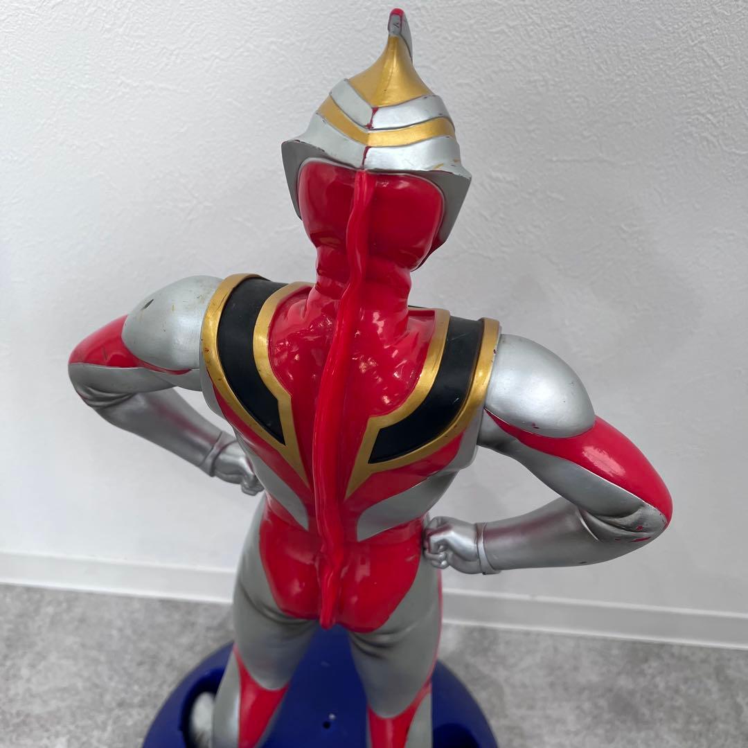京本コレクション ウルトラマンガイア（V2） フィギュア 50cm