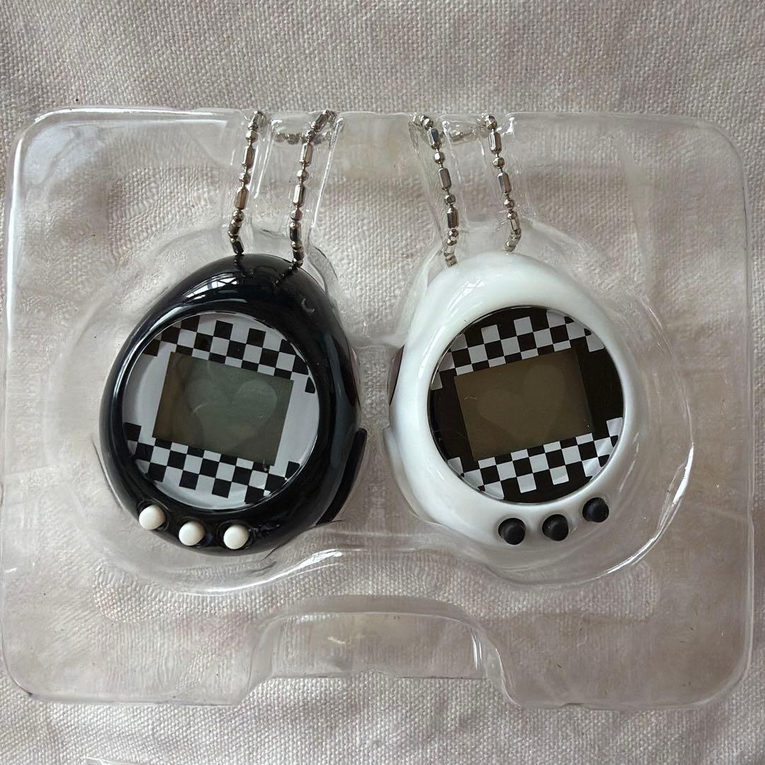 【新品未使用】レア 希少　恋するたまごっちゅ BLACK＆WHITE バンダイ