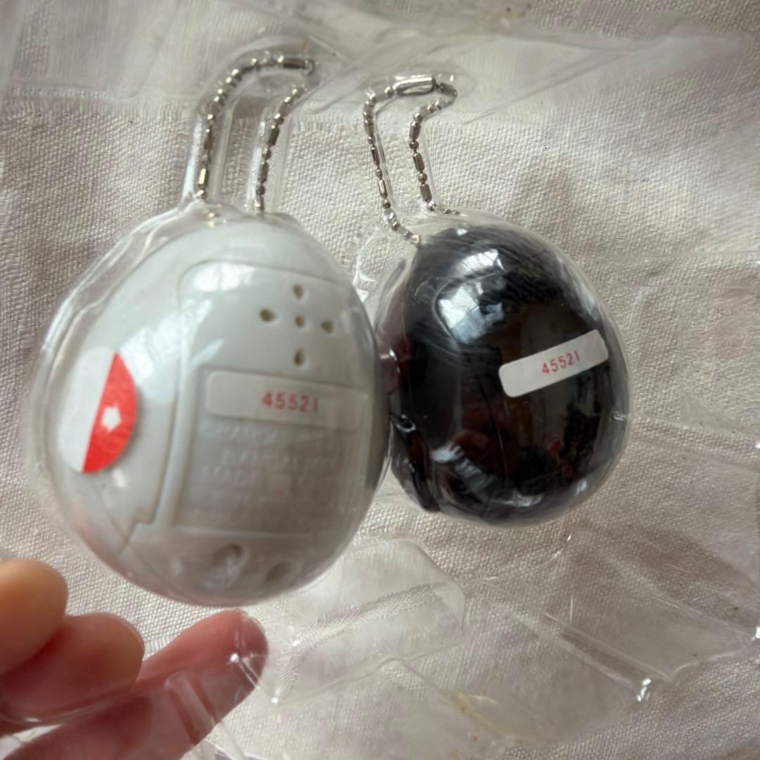 【新品未使用】レア 希少　恋するたまごっちゅ BLACK＆WHITE バンダイ