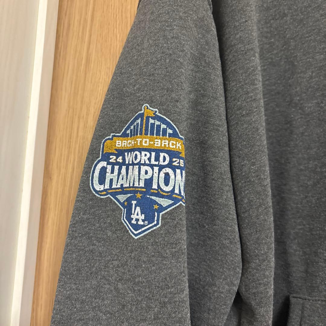 ドジャース・ワールドシリーズ優勝2連覇フーディー【スタジアム来場者限定品】 XL