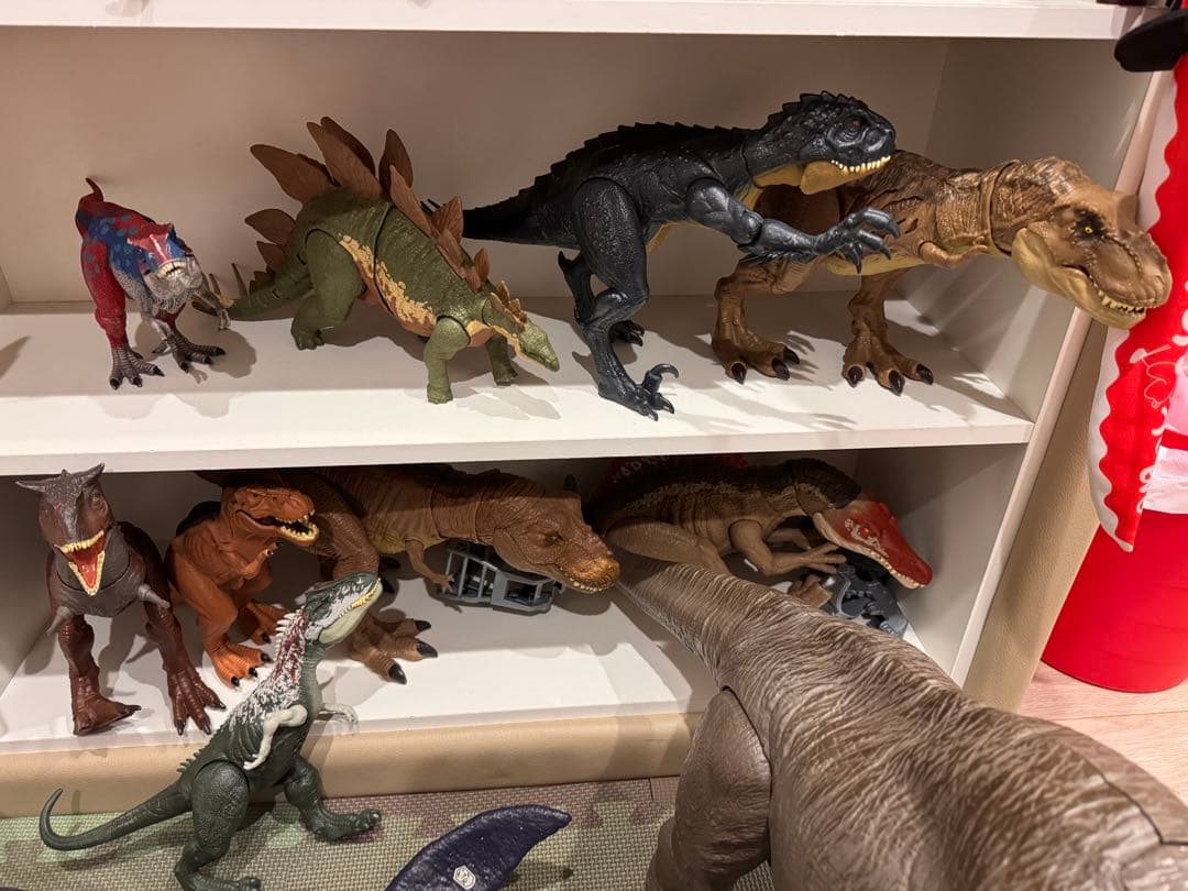 ジュラシックワールド　恐竜フィギュアセット