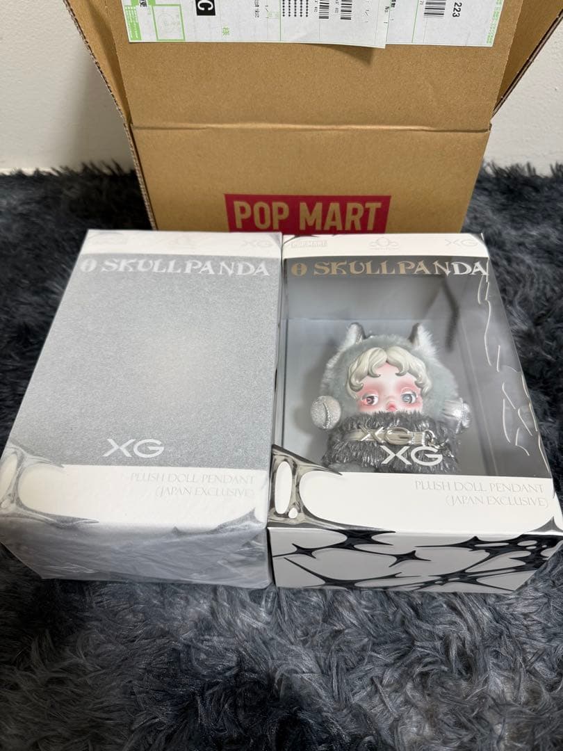 POPMART SKULLPANDA XG ぬいぐるみペンダント 日本限定。