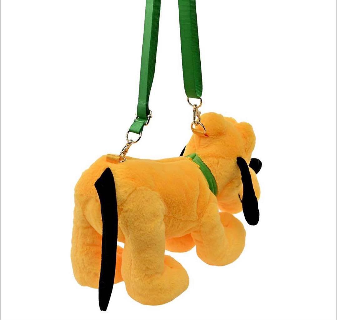 ディズニー　プルート マルチポシェット ぬいぐるみ風 手ぶらGoods