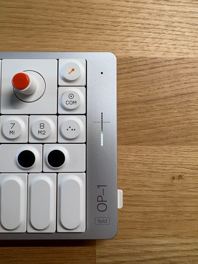 Teenage Engineering OP-1 field & 純正ケース