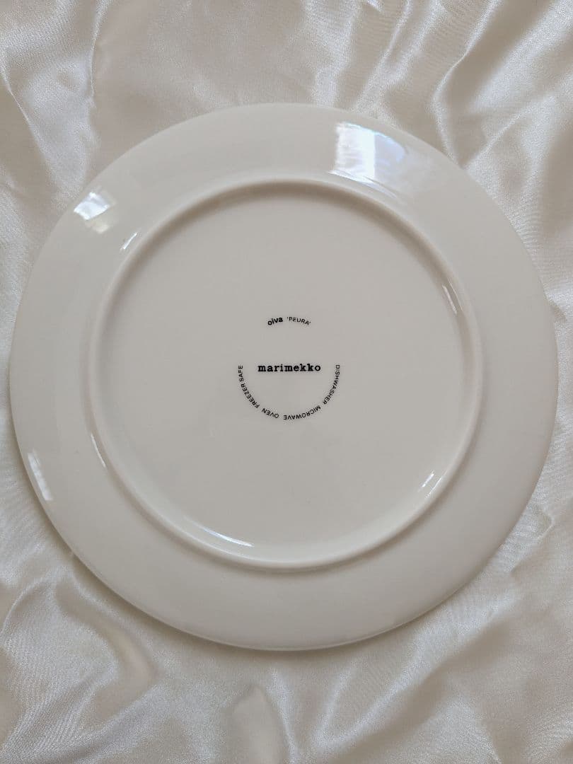 新品未使用　marimekko　お皿 約20cm