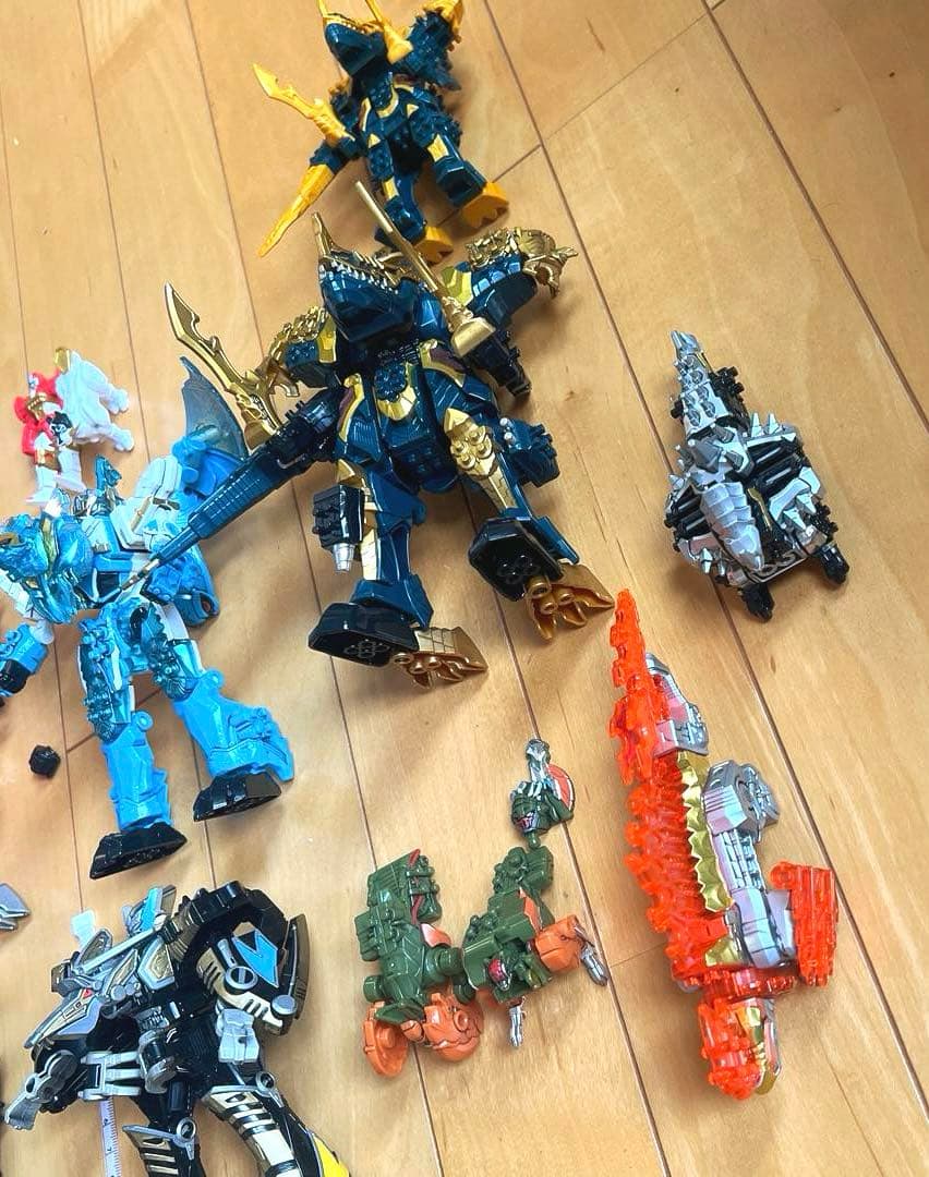 騎士竜戦隊リュウソウジャー＆トバスピノ＆プテライデンオー　ミニプラ（塗装あり）