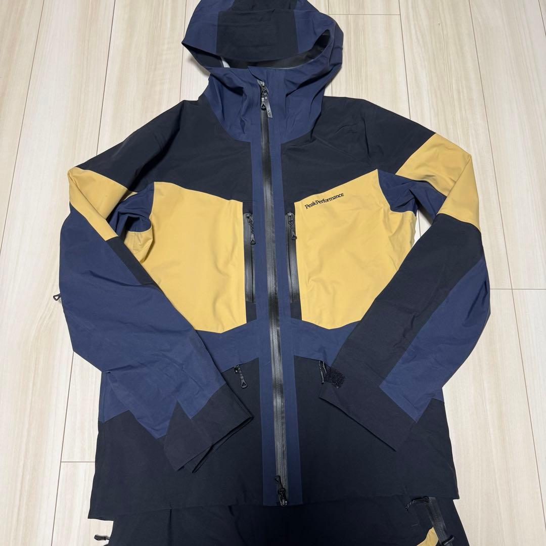 Peak Performance gravity 上下セット　Mサイズ