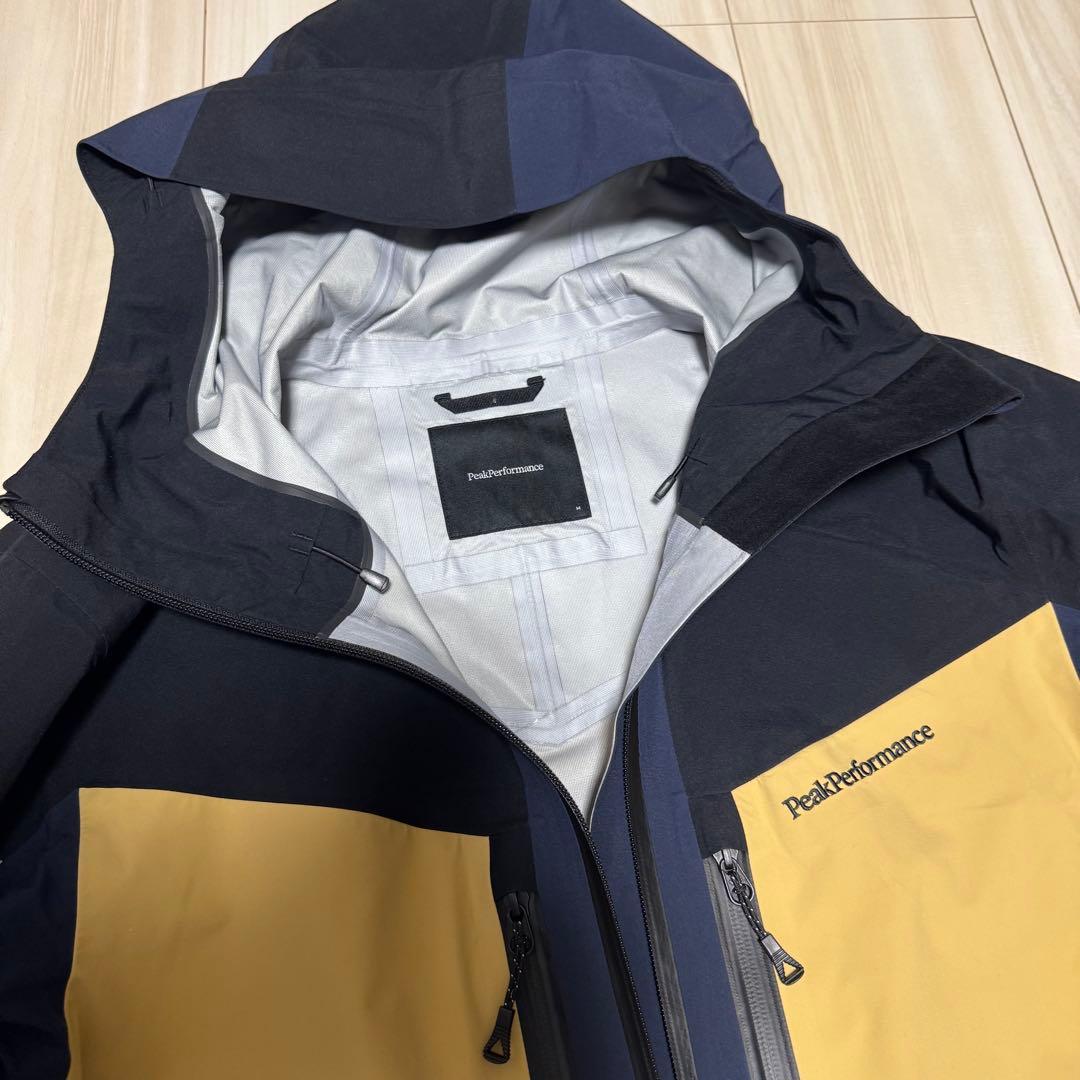 Peak Performance gravity 上下セット　Mサイズ