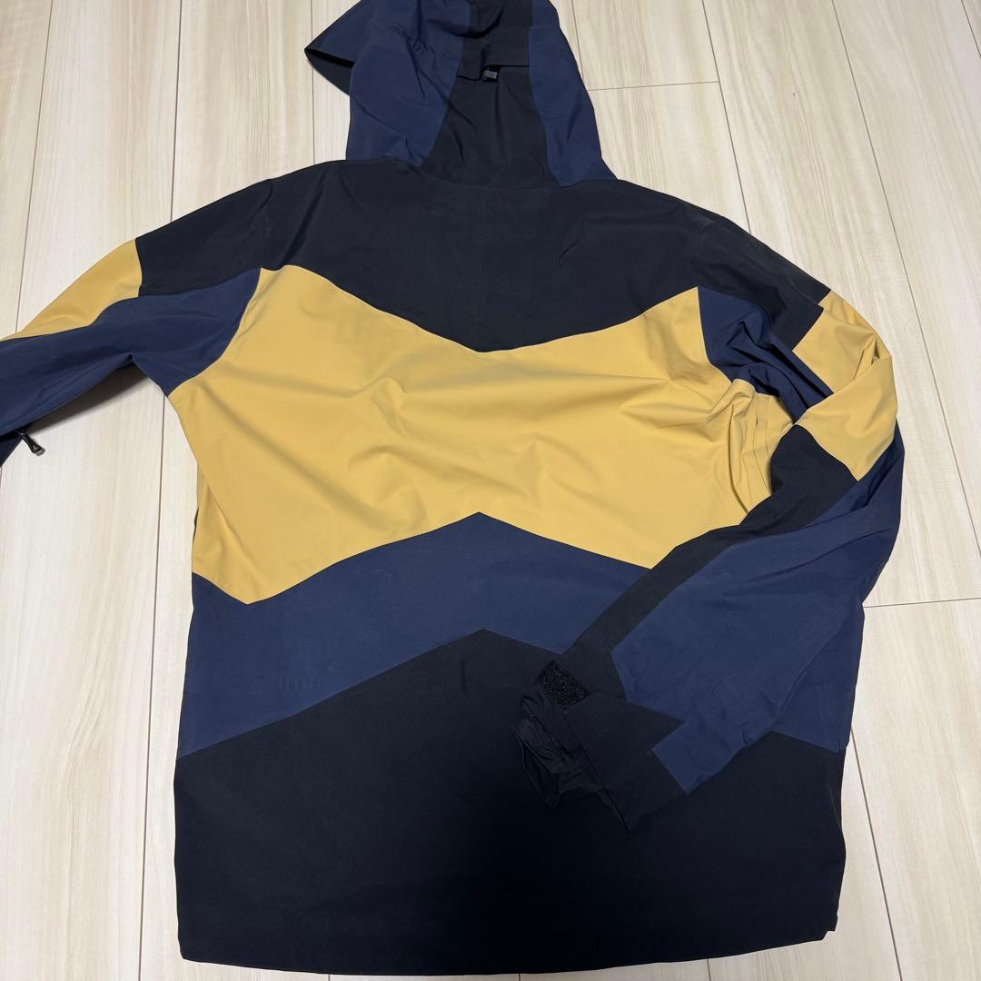 Peak Performance gravity 上下セット　Mサイズ