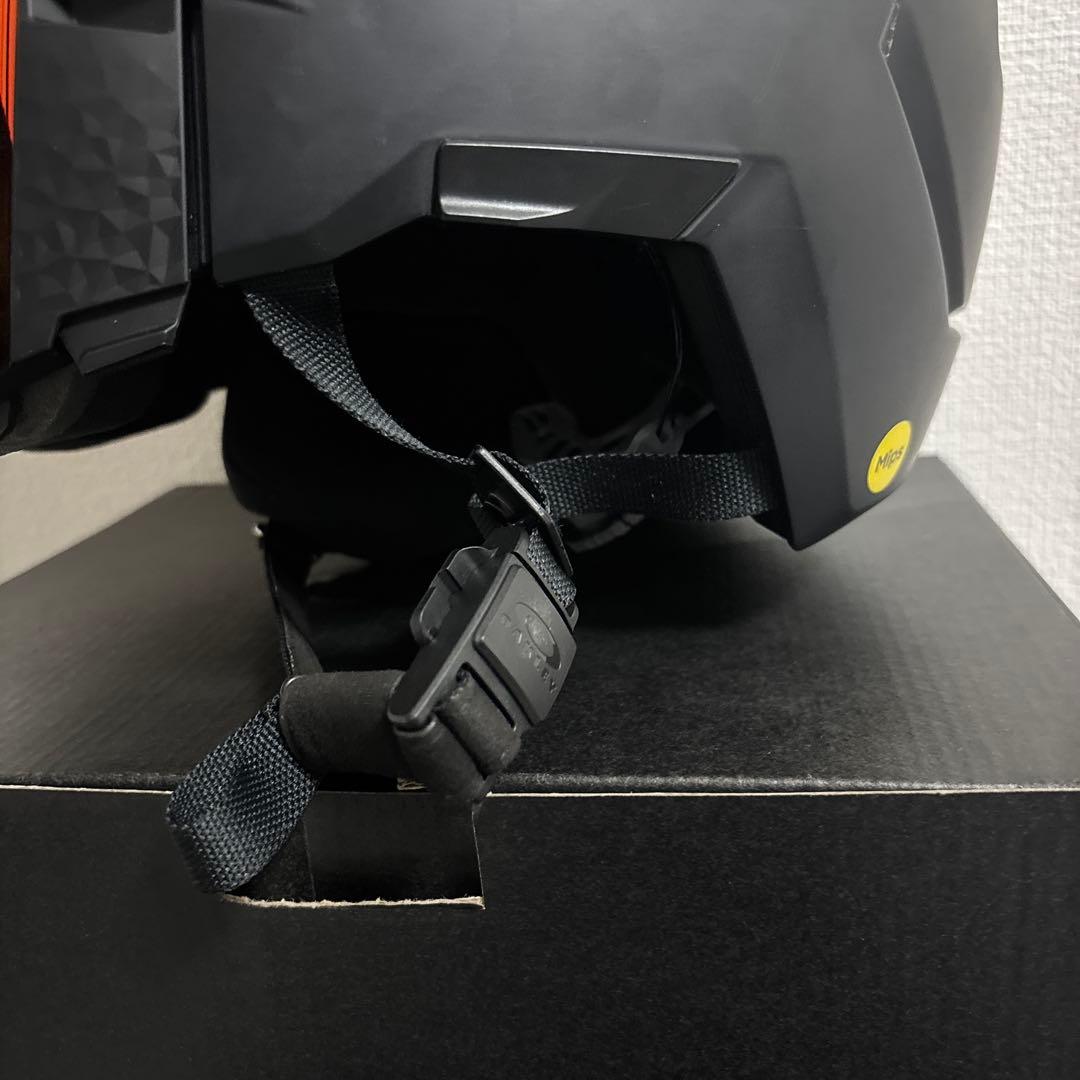 OAKLEY　MOD7　オークリー　スノーボード ヘルメット　スキー