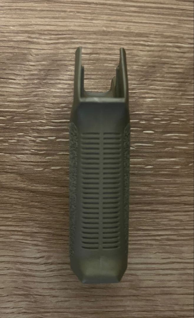 美品 MAGPUL PTS MOE グリップ (FDE色 電動ガン M4 用)