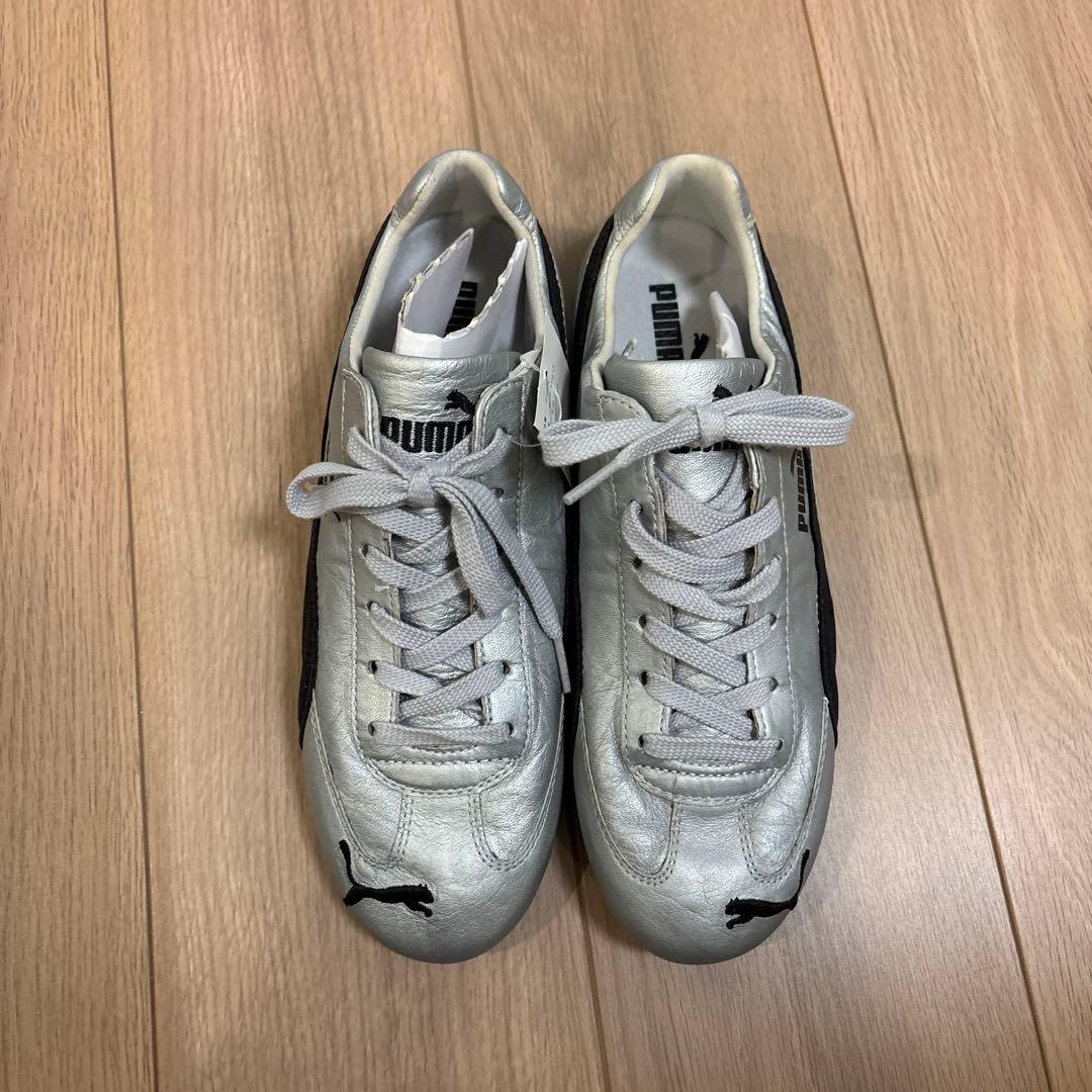 値下げ中　新品未使用/PUMA タウンシューズ　シルバー/ブラック　トレーニング