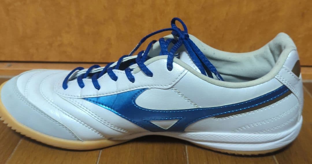 31日まで値下げ中!! モレリア サラ フットサルシューズ