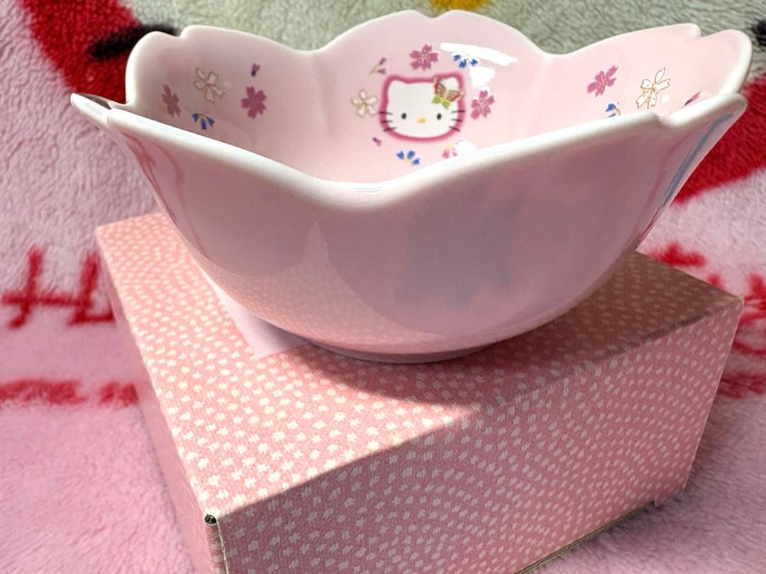 新品　レトロ　2000年　ハローキティ オウギ　桜　和風　中皿　小鉢　多用丼