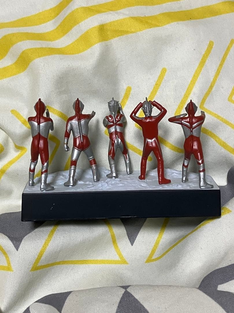 ウルトラ怪獣戯画「輝け！ウルトラ五兄弟」