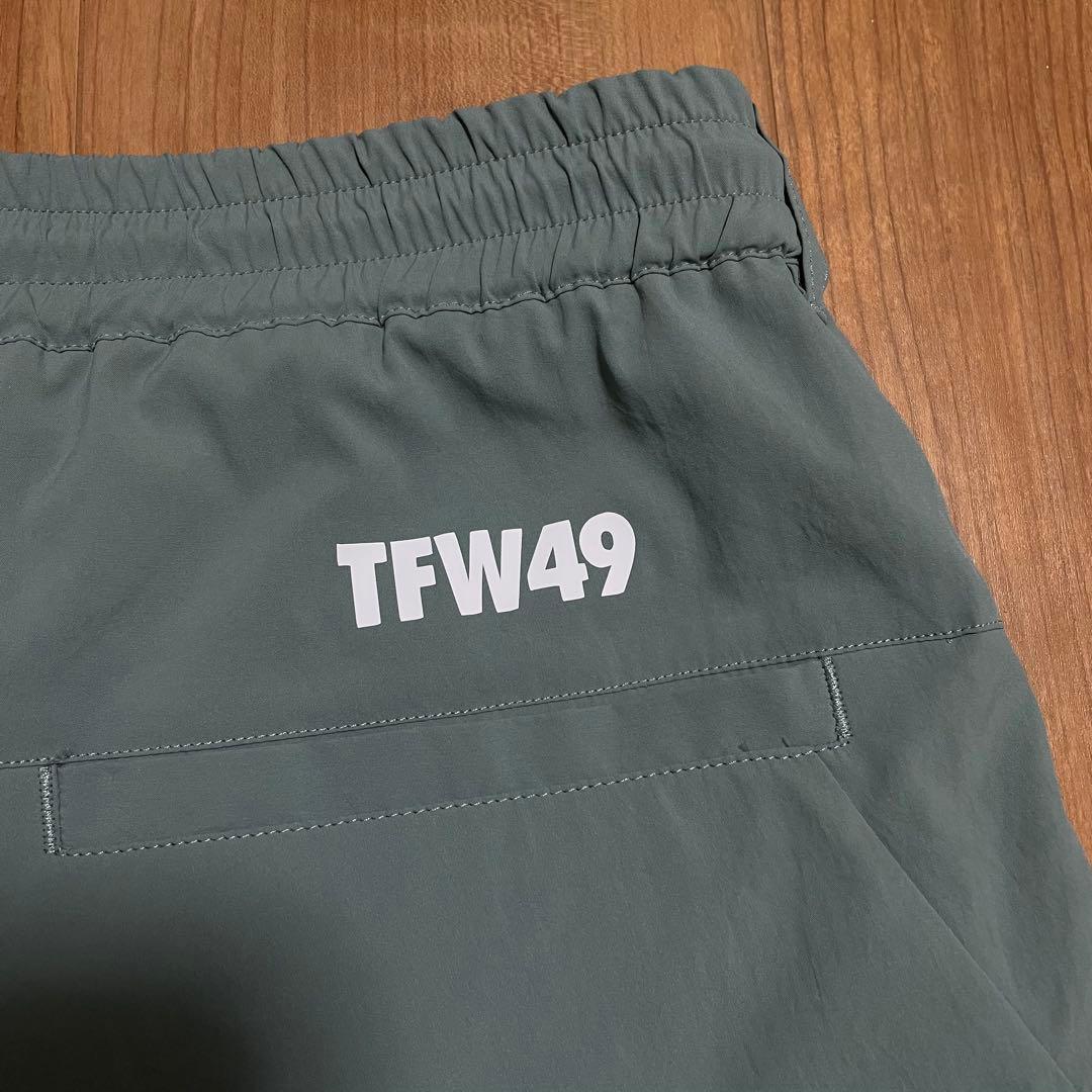 定価3.2万　2025モデル　TFW49 ショートパンツ　XL グレー　ゴルフ