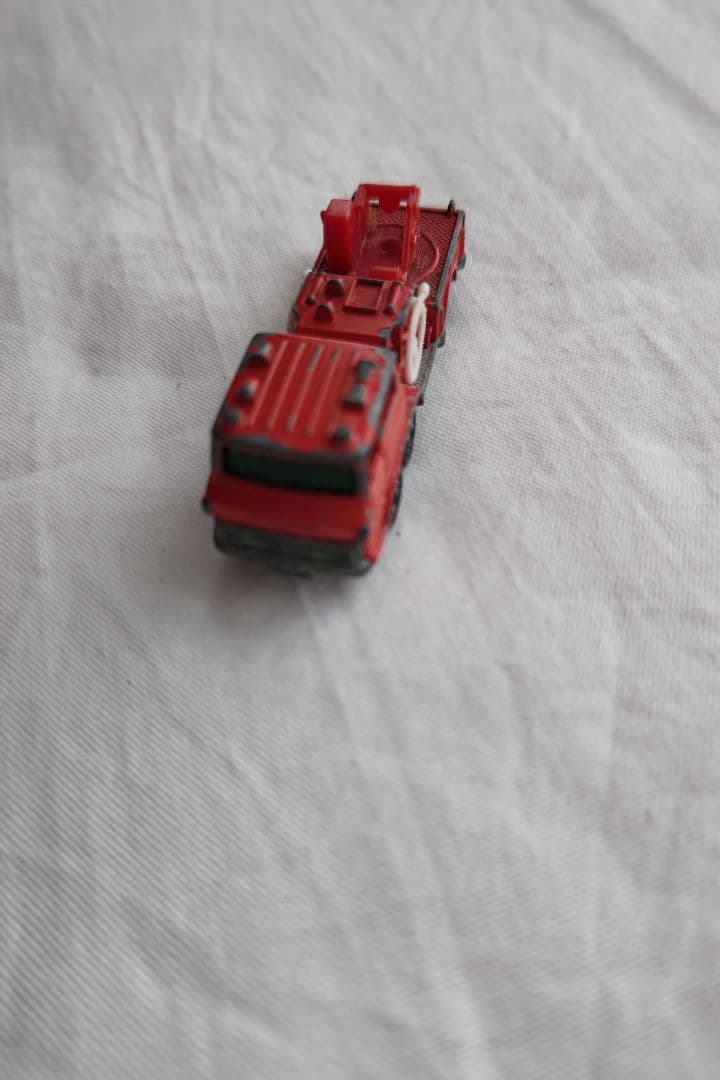 トミカ 赤いミニカー