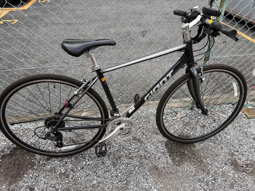 GIANT ESCAPE R3 クロスバイク 700×30C 3×8段 自転車