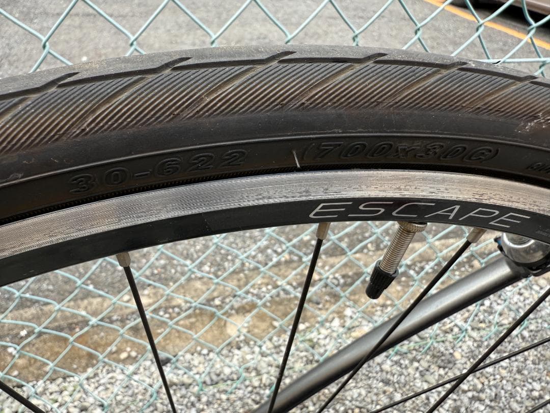 GIANT ESCAPE R3 クロスバイク 700×30C 3×8段 自転車