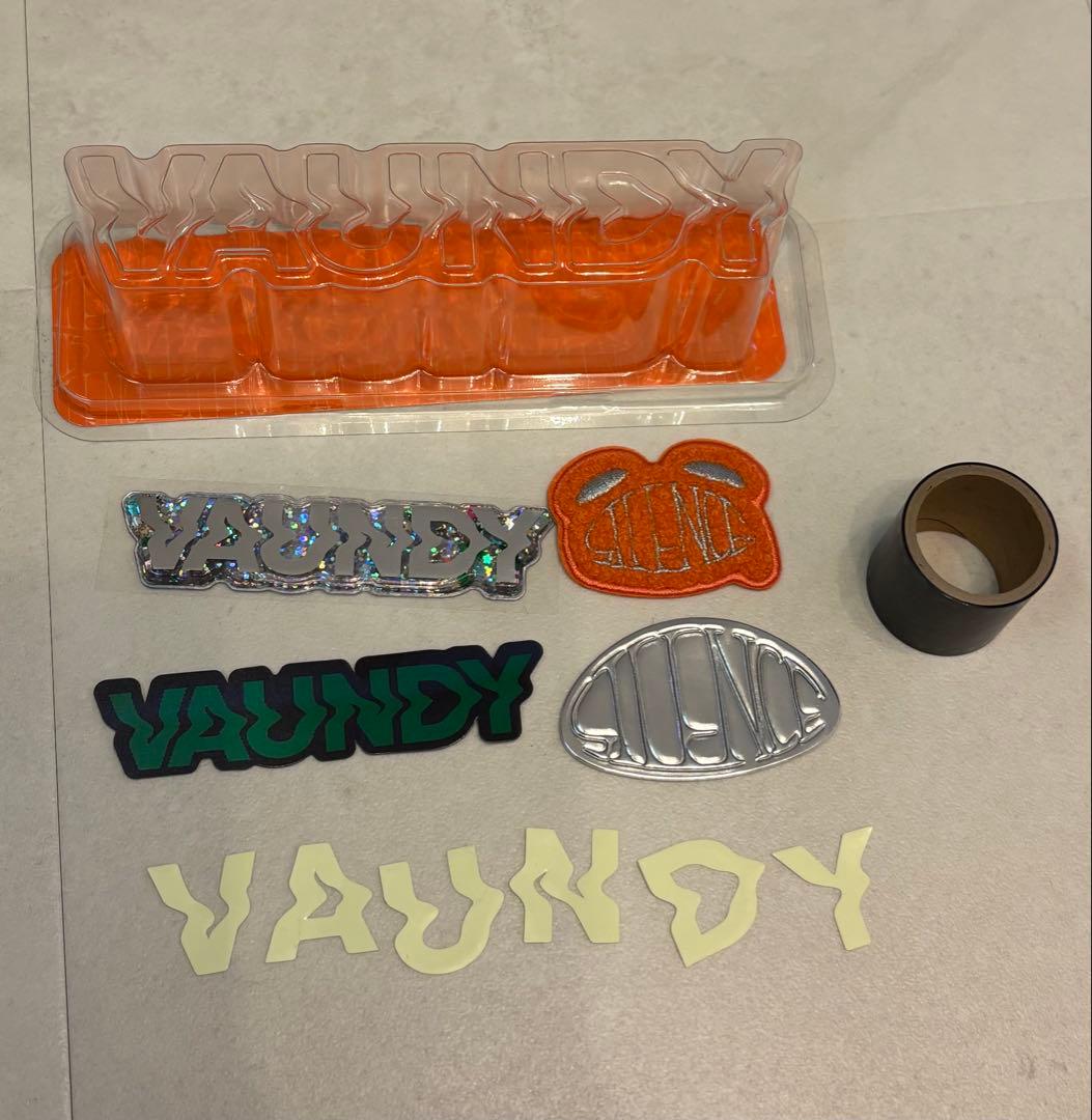 Vaundy ART Work Studio Tシャツ
