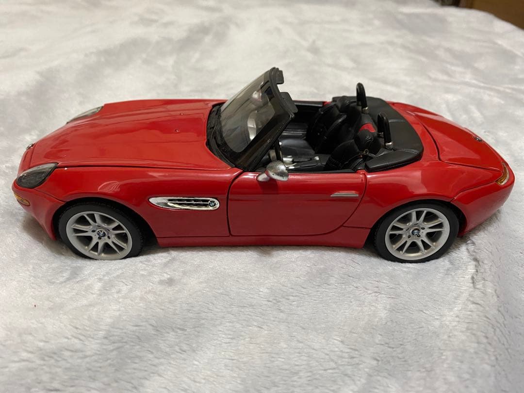 ミニカー Maisto  Z8 1/18