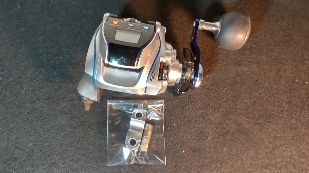 ★ダイワ シーボーグ300MJ ーL リール袋、取付クランプ　未使用電源コード付