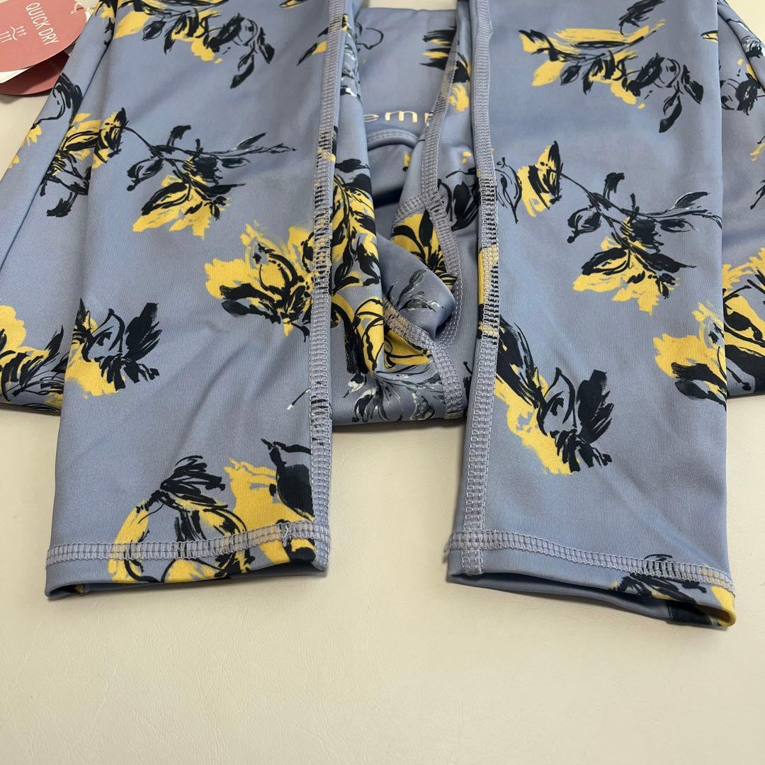 新品　emmi yogaエミヨガ　フラワーレギンス　花柄　ブルー