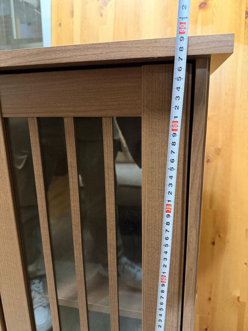 ブラウン木製食器棚 ガラス扉 2段収納