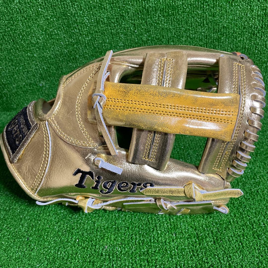 【限定モデル】 阪神タイガース 2003年優勝記念 内野手用 ゴールド