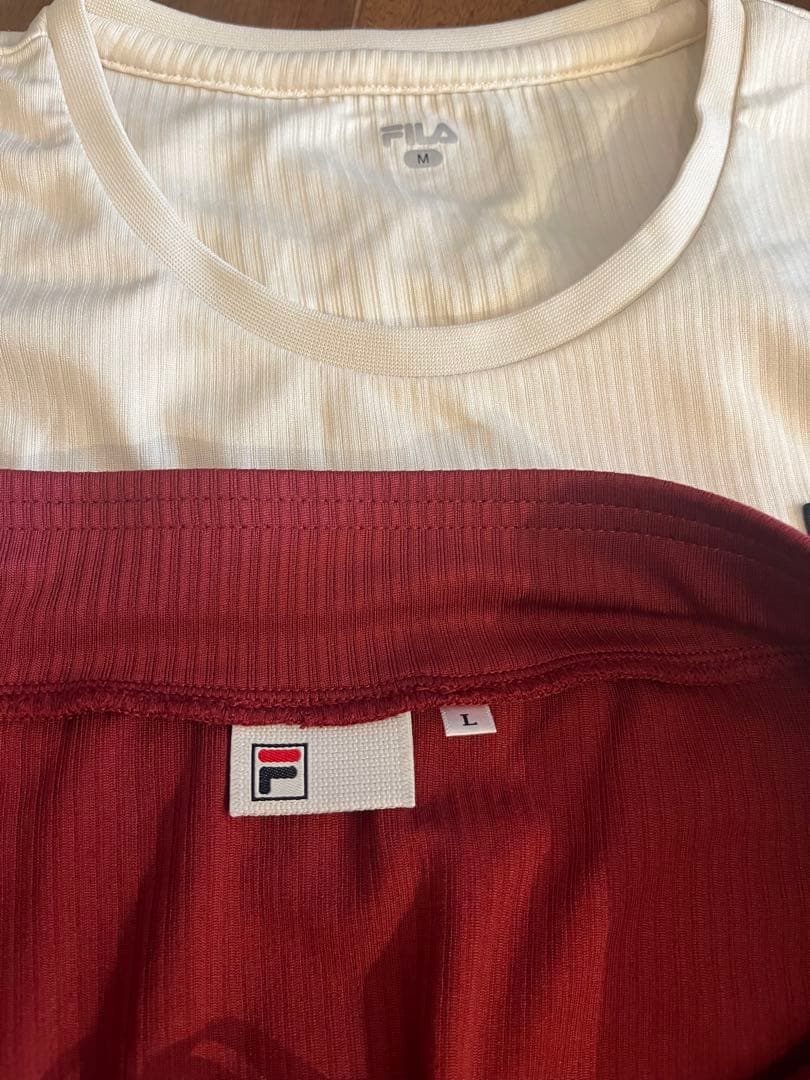 ⭐︎ 美品　フィラ　アイボリーTシャツM、バーガンディスコートLセット