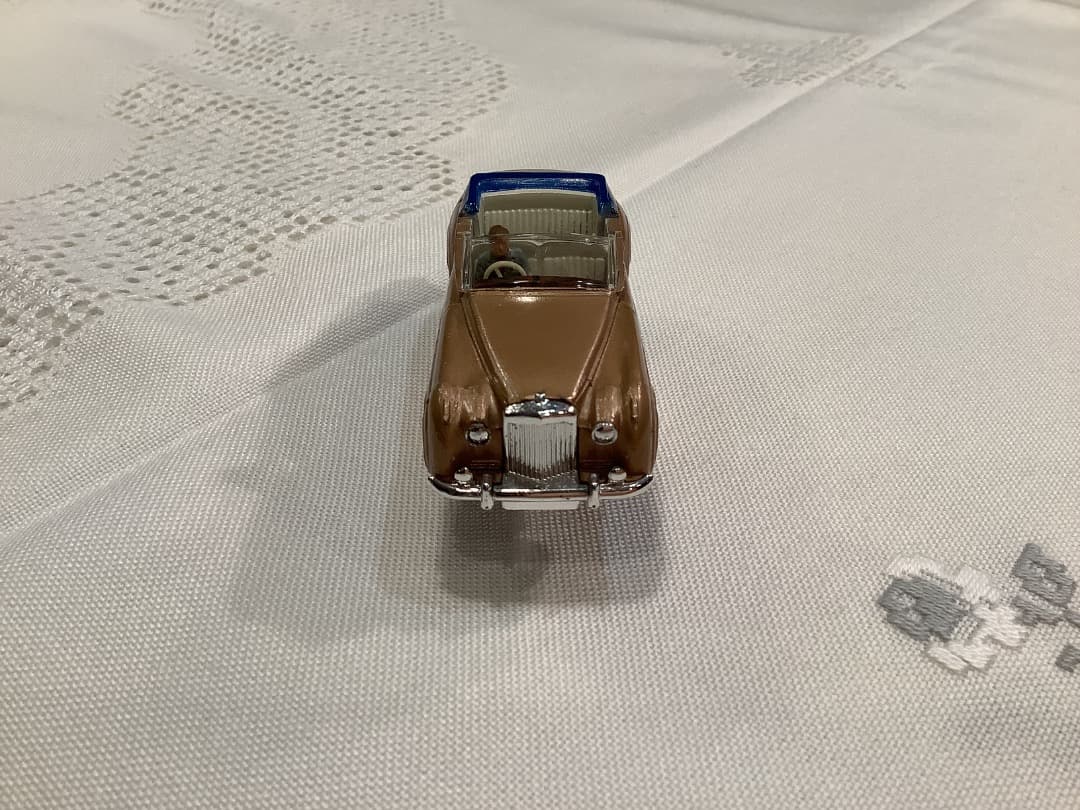 大幅お値下げ！レアカラーDINKY TOYS BENTLEY ミニカー