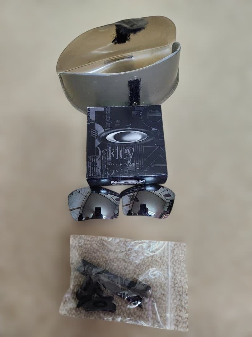 【あっ!】オークリー　FLAK　サングラス　中古
