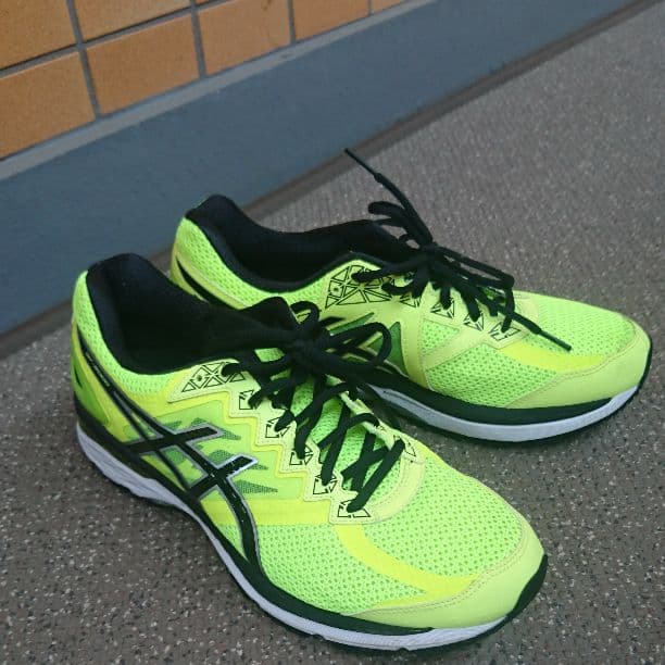 asicsジョギングシューズ