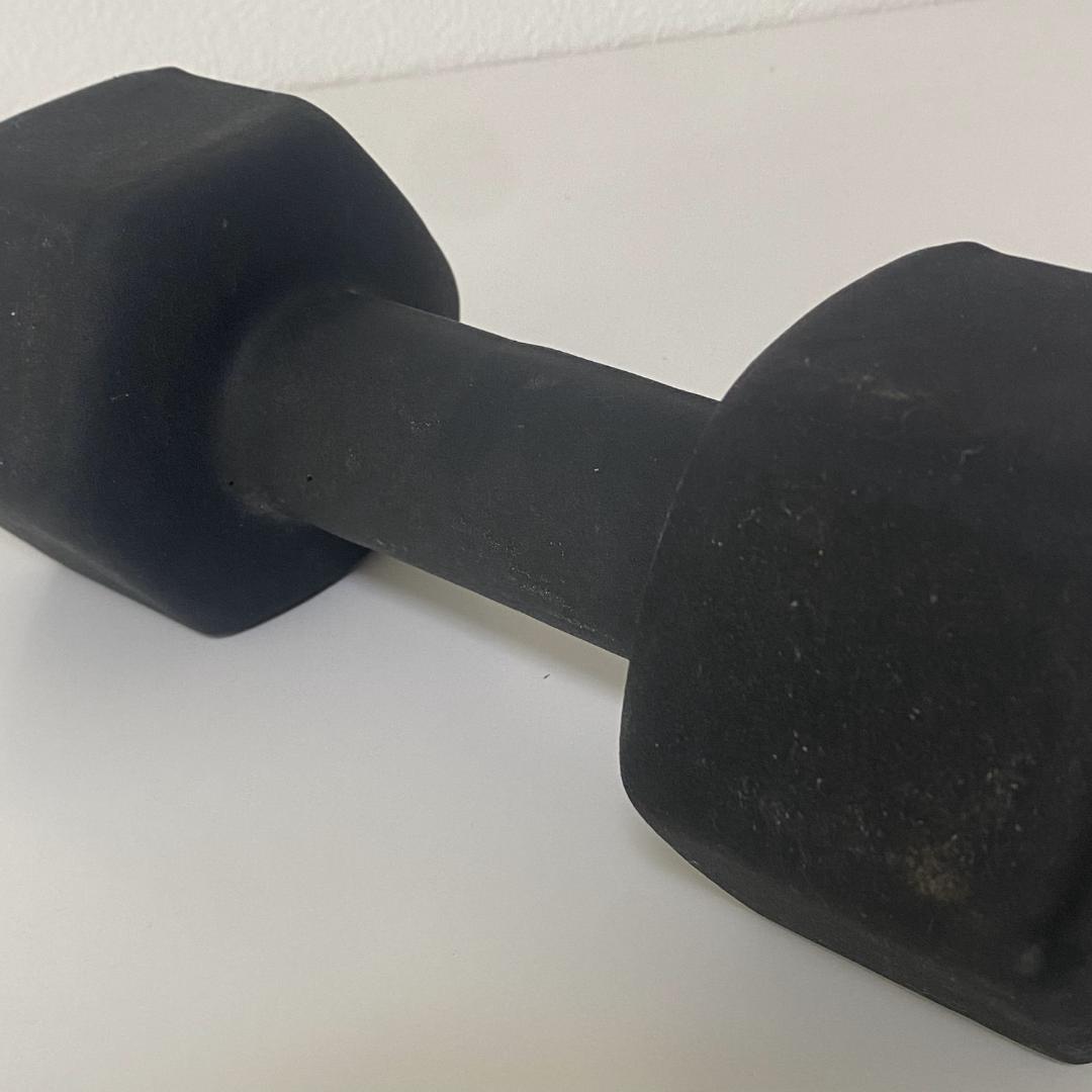 ダンベル　８KG　ブラック