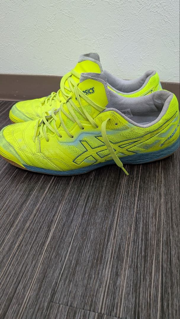 フットサルシューズ　asics　デスタッキ26cm
