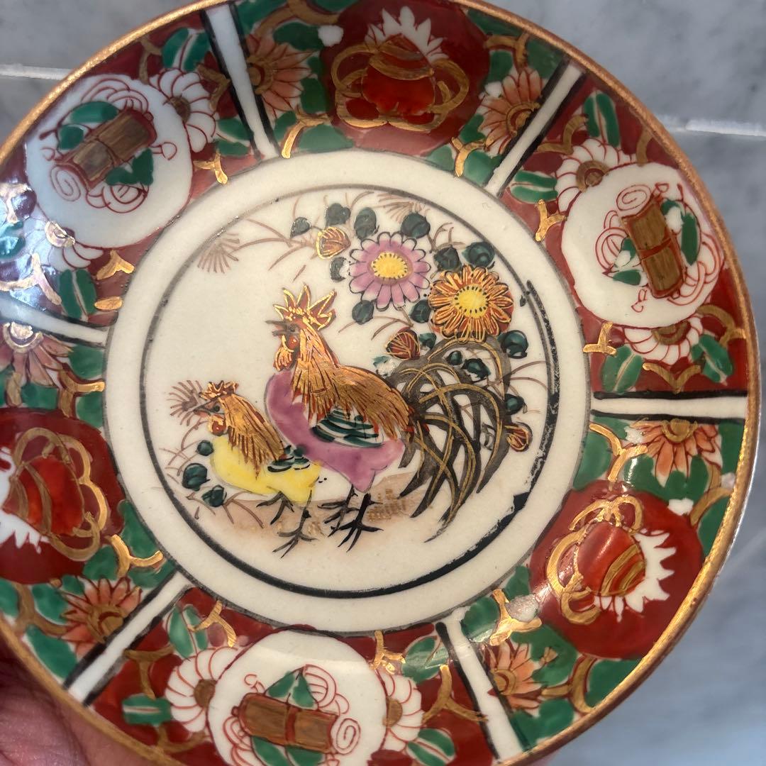 九谷焼明治期アンティークゴージャスな金彩溢れるニワトリやお花が美しい赤絵菊松図皿