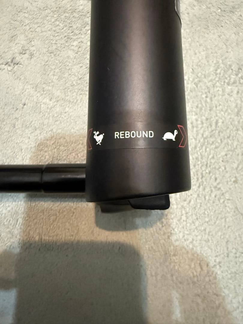 ROCKSHOX RECON 140mmトラベル 29er