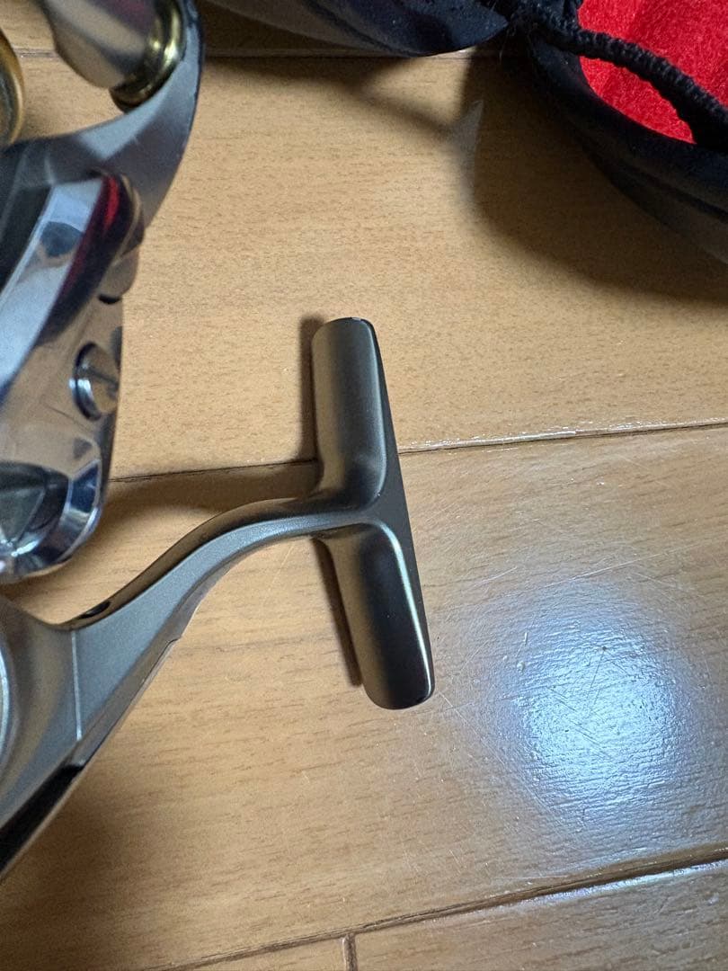 ダイワ 05EXIST 2500 スピニングリール 専用ケース付き。