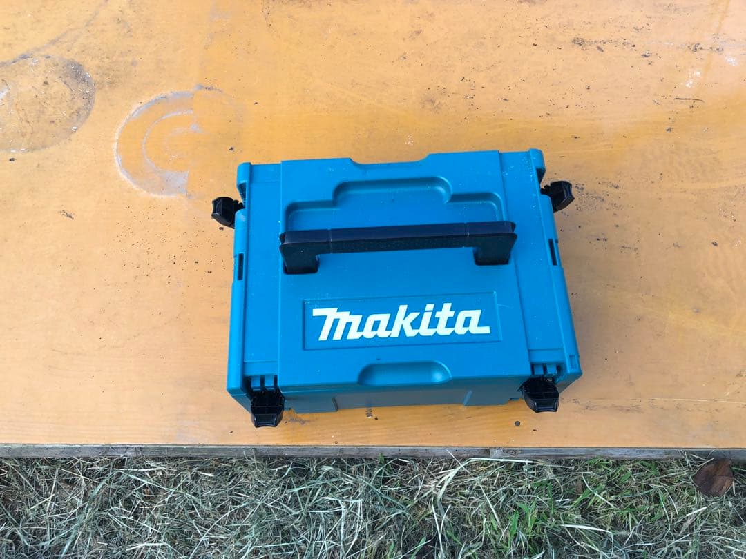 マキタ　急速充電器　草刈機　BL4080F DC40RA A-76043