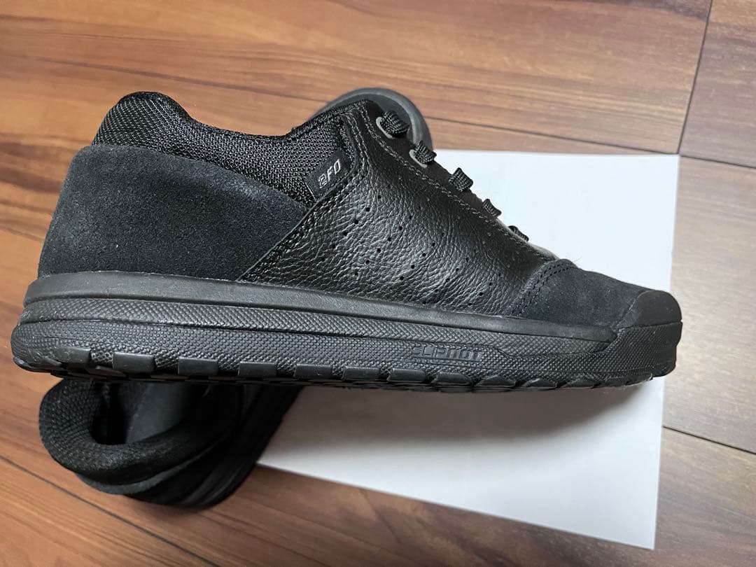 【美品】SPECIALIZED 2FO 41.5 26.5cm スペシャライズド