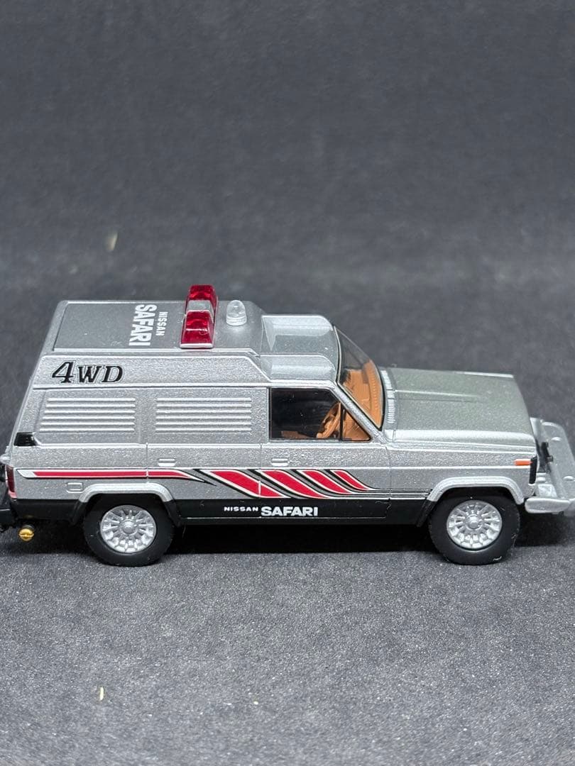 トミカリミテッドヴィンテージ vol.19 西部警察 日産 サファリ 4WD