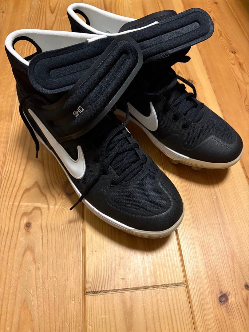 激レア　NIKE 中田翔元選手スパイクシューズ